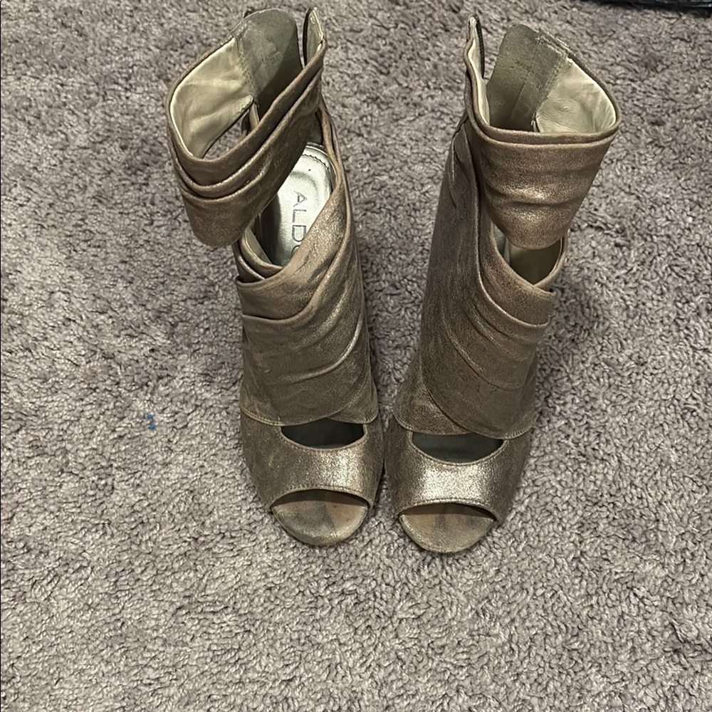 Aldo Rusted Heeled Boots with Sleek Design